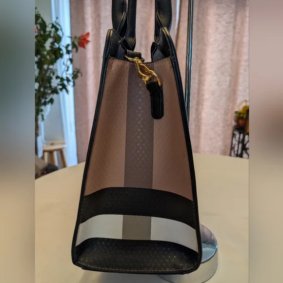 Elegant Black and Tan Women's Satchel - Picture 3 of 10